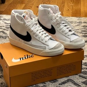 🖤🤍Nike Blazer Mid ‘77 Sneakers 🖤🤍